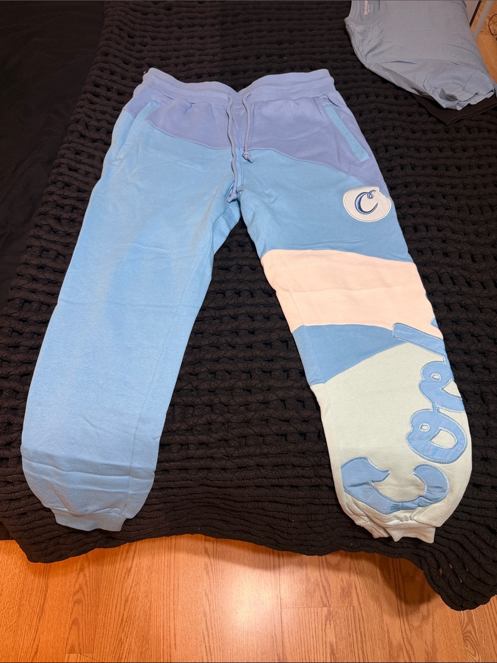 Cookies Sweatpants . Sz large Limited edition